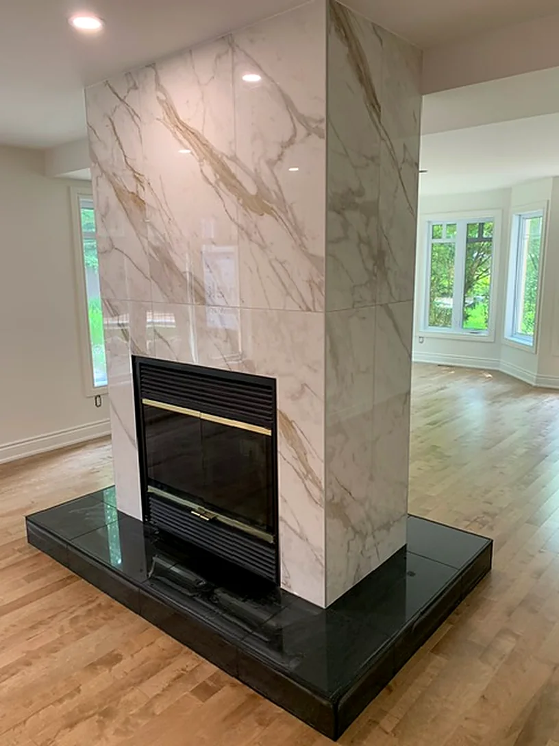 Marble-look surround, full height